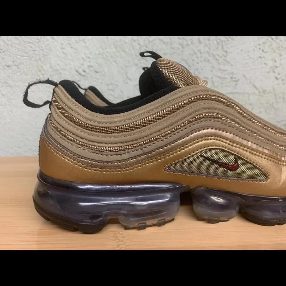 Size 10.5‎ - Nike Air VaporMax 97 Metallic Gold 2018